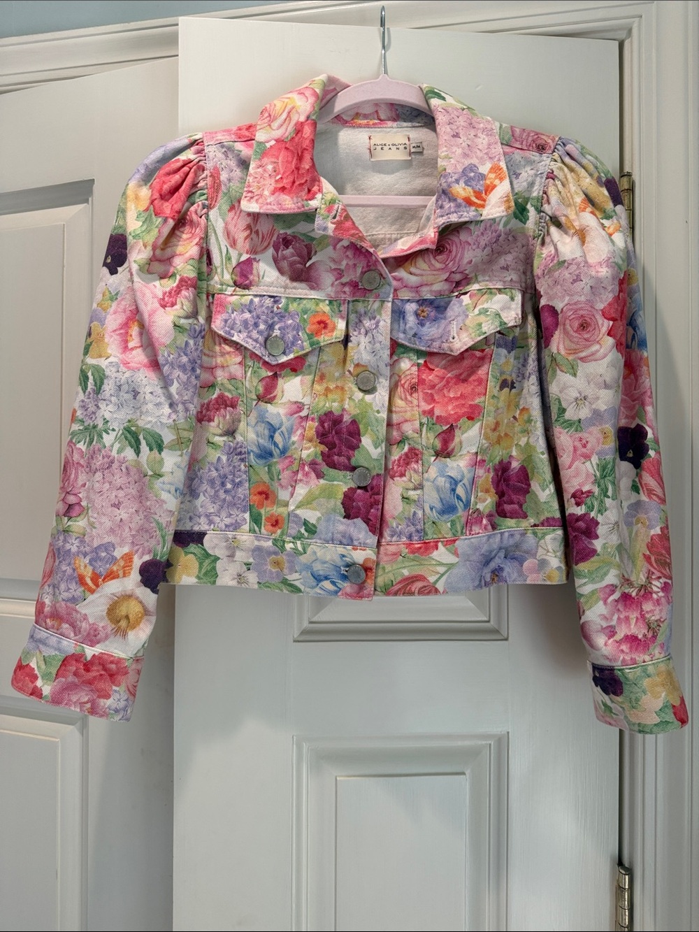 Alice + Olivia Floral Cropped Jean Jacket in Multicolor - Picture 2 of 5